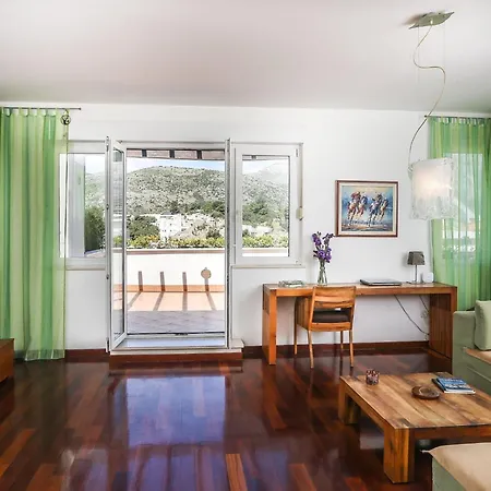 Alma - Two Bedroom With Terrace And Sea View Apartment *