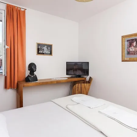 2 Bedroom Apartment With Terrace Dubrovnik
